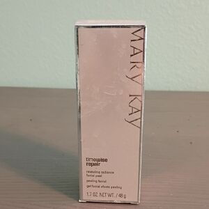 Mary Kay Timewise Repair Facial Peel - Silver and White